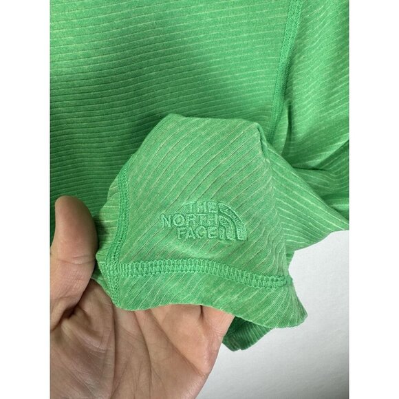 The North Face V-Neck Shirt Size Large Green Short Sleeve Lightweight Front Seam - Picture 2 of 9